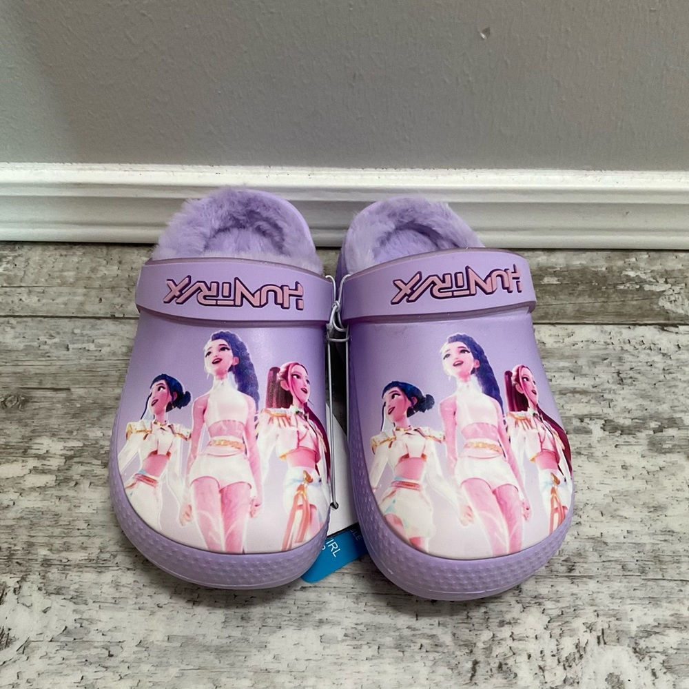 NWT Demon Hunters clogs size 12 / 13